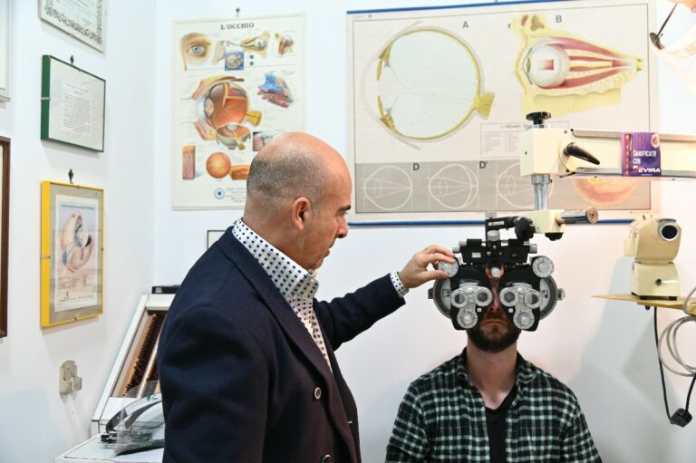 visita ottica optometrica Roma Pianeta Occhio via Collatina