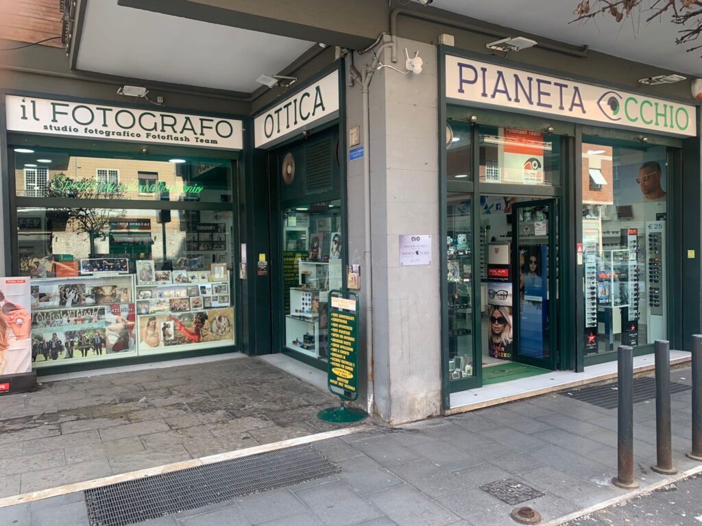 Pianeta Occhio ottica Roma negozio e showroom occhiali